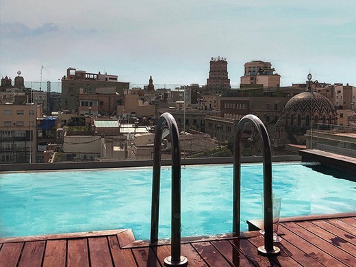 How much weight can a terrace hold to put a pool?