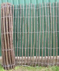Rotolo di recinzione in castagno naturale al 100% da 5 m