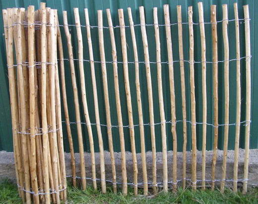 Rouleau de clôture en châtaignier pelé 100% naturel 5m